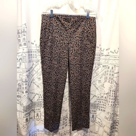 Chico's Pants - EUC Leopard Fabulously Slimming by Chicos Ankle Pants Size 1